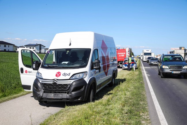 	Erneut Auffahrunfall zwischen Paketzustellfahrzeug und PKW auf Wiener Straße bei Marchtrenk