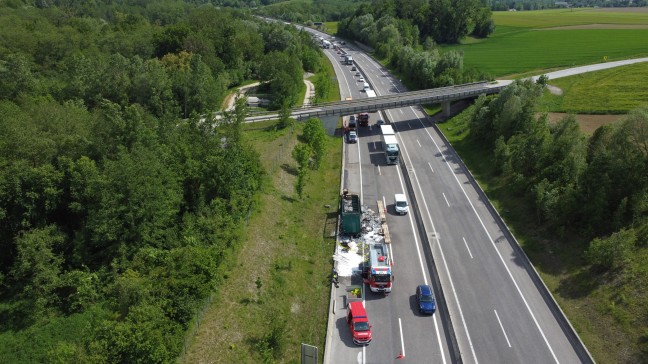 	Vollbrand eines LKW-Anhängers auf Innkreisautobahn bei Steinerkirchen an der Traun