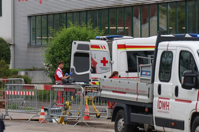 	Reanimation: Arbeiter (18) mitsamt Leiter auf Baustelle in Linz-Kaplanhof aus drittem Stock gestürzt