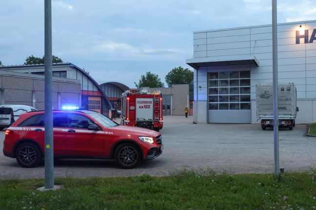 	Lautes Zischgeräusch bei Unternehmen in Wels-Lichtenegg löste Einsatz der Feuerwehr aus