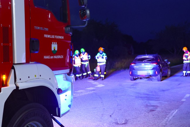 	Eine Verletzte bei Crash zwischen Kleintransporter und PKW auf Rieder Straße in Haag am Hausruck