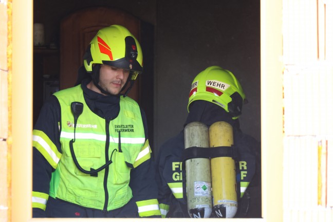 	Vier Feuerwehren bei Brand in einem Zimmer in Ried im Traunkreis im Einsatz
