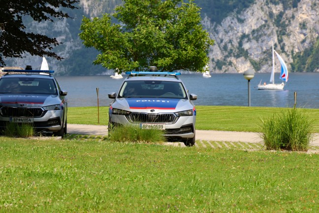 	Tödlicher Badeunfall: Leblose Person bei Traunkirchen aus dem Traunsee geborgen