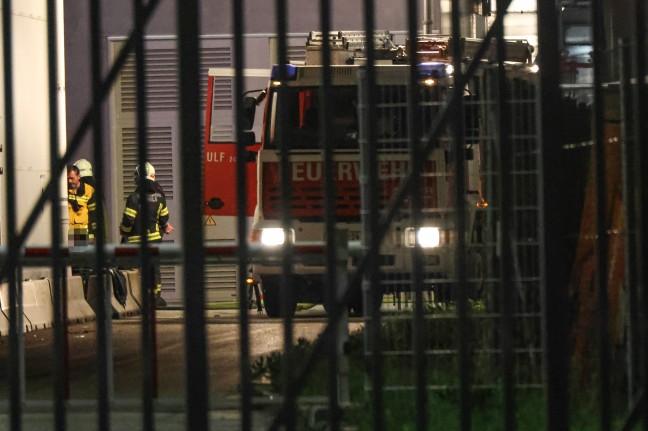 	Brand bei Produktionsbetrieb in Wels-Pernau führte zu längerem Einsatz