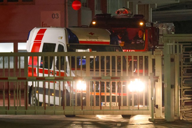 	Brand bei Produktionsbetrieb in Wels-Pernau führte zu längerem Einsatz