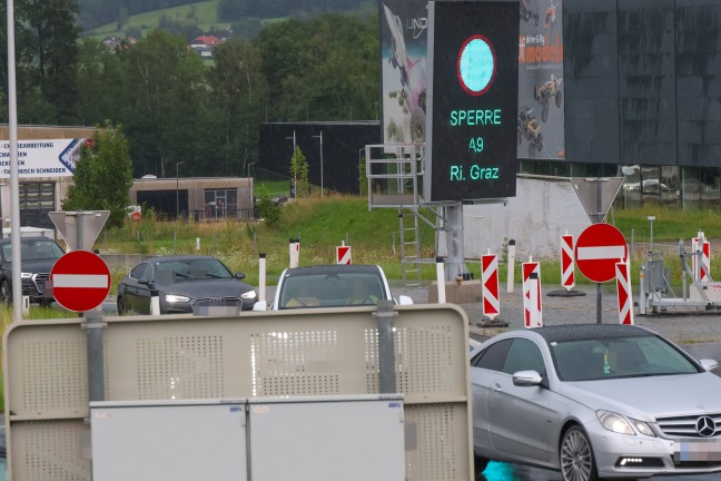 	Sperre der Pyhrnautobahn wegen Unfall im Tunnel Ottsdorf bei Micheldorf in Oberösterreich