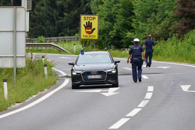 	Auto einer Urlauberfamilie auf Westautobahn bei Sattledt in Flammen aufgegangen