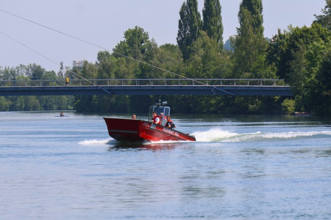 	Bootseinsatz: Suche nach in der Traun treibender Person zwischen Thalheim bei Wels und Wels