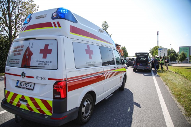 	Auffahrunfall im dichten Abendverkehr auf Wiener Straße bei Marchtrenk fordert eine verletzte Person