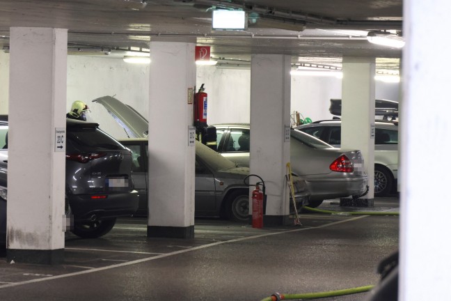 	Beginnender PKW-Brand in einer Tiefgarage in Wels-Neustadt rechtzeitig entdeckt und gelöscht