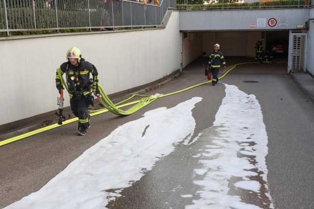 	Beginnender PKW-Brand in einer Tiefgarage in Wels-Neustadt rechtzeitig entdeckt und gelöscht