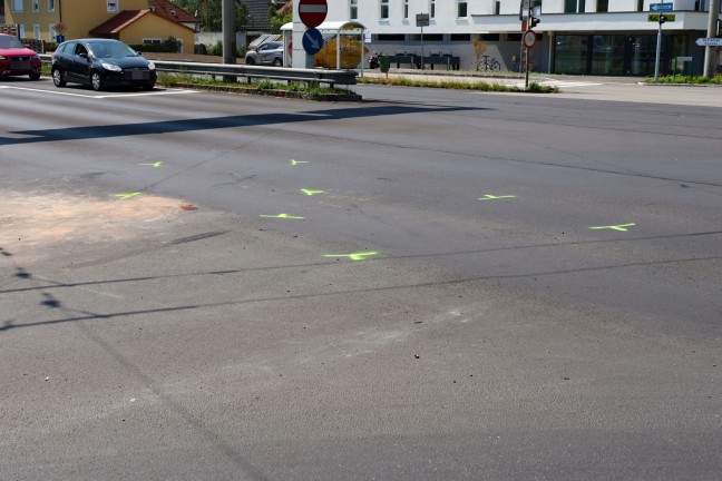 	Schwerer Kreuzungscrash zwischen zwei PKW auf Wiener Straße bei Traun