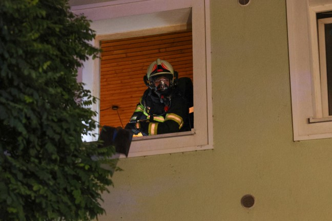 	Brand in einer Wohnung eines Mehrparteienhauses in Wels-Vogelweide fordert eine verletzte Person