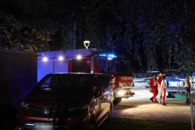 	Schörfling am Attersee: Nächtliche Suchaktion im Hafenbereich des Attersees nach abgängiger Person