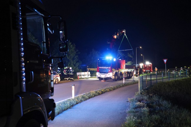 	Cabrio in einem Kreisverkehr an der Scharnsteiner Straße bei Gschwandt verunfallt