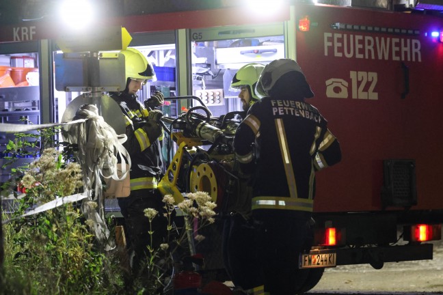 	Auto landete bei Verkehrsunfall in Pettenbach in Fußgängerunterführung