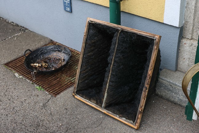 	Brandeinsatz in einem Restaurant in Attnang-Puchheim beschäftigte Einsatzkräfte zweier Feuerwehren