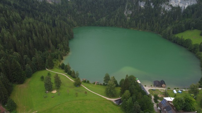 	Personenrettung: Einsatz der Feuerwehr samt Notarzthubschrauber am Gleinkersee bei Spital am Pyhrn