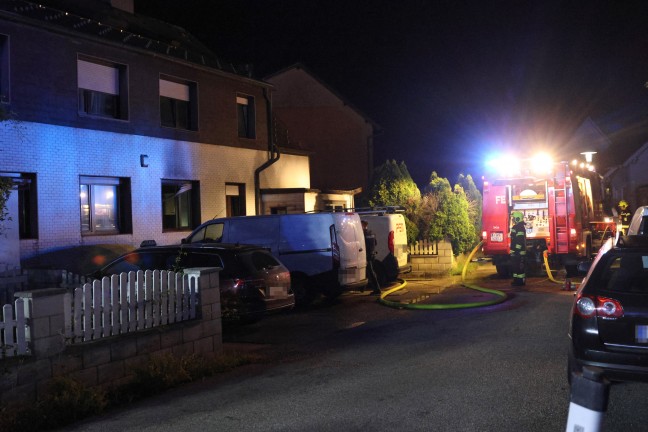 	Zimmerbrand in einem Mehrparteienwohngebäude in Pasching fordert eine verletzte Person