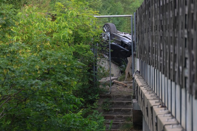 	Autoüberschlag auf Pyhrnautobahn in Roßleithen fordert drei teils Schwerverletzte