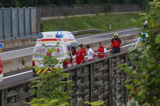 	Autoüberschlag auf Pyhrnautobahn in Roßleithen fordert drei teils Schwerverletzte