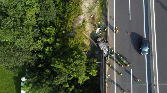 	Autoüberschlag auf Pyhrnautobahn in Roßleithen fordert drei teils Schwerverletzte