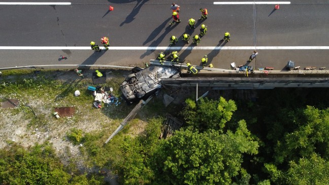 	Autoüberschlag auf Pyhrnautobahn in Roßleithen fordert drei teils Schwerverletzte