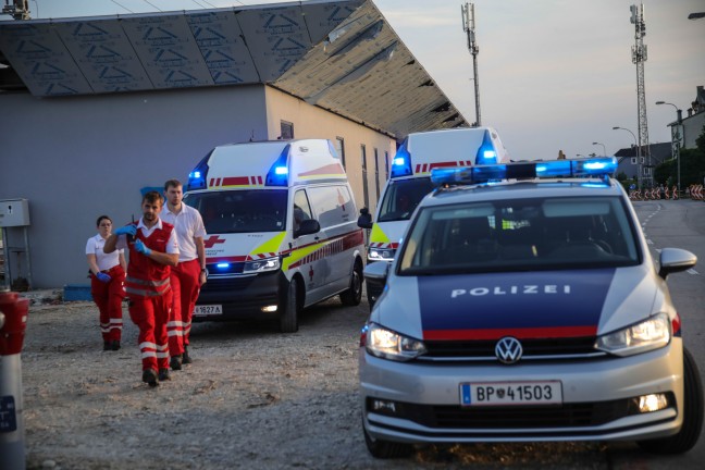 	Notarzthubschrauber, Rettung, Polizei und ÖBB im Bahnhofsbereich in Marchtrenk im Einsatz