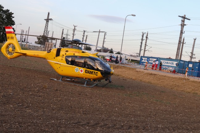 	Notarzthubschrauber, Rettung, Polizei und ÖBB im Bahnhofsbereich in Marchtrenk im Einsatz