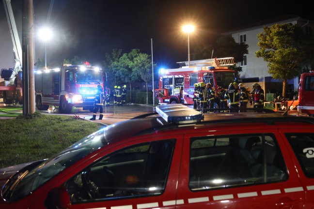 	17 Feuerwehren bei Großbrand eines Wirtshauses in Eschenau im Hausruckkreis im Einsatz