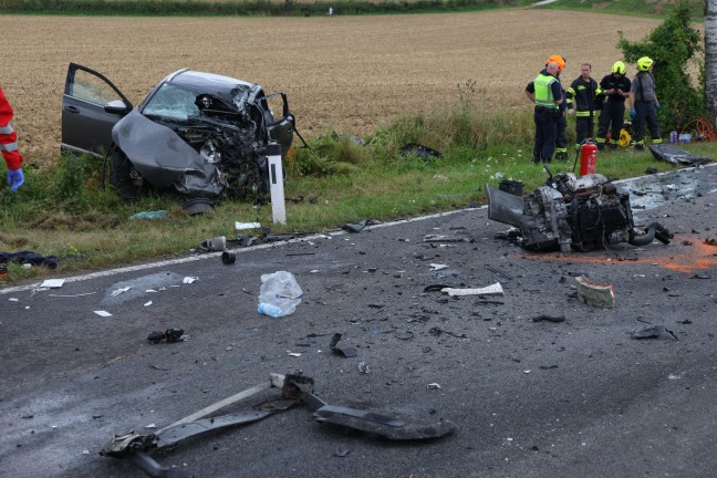 	Folgenschwerer Crash zwischen PKW und LKW auf Voralpenstraße bei Rohr im Kremstal