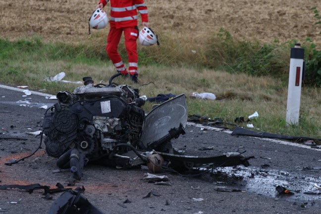 	Folgenschwerer Crash zwischen PKW und LKW auf Voralpenstraße bei Rohr im Kremstal