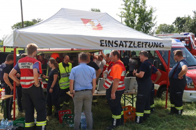 	Heftige Explosion gemeldet: Fünf Verletzte nach größerem Brand in einem Feuerwerkslager in Pupping