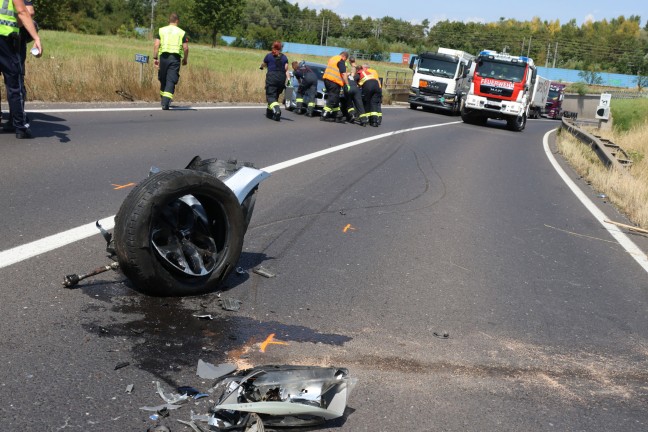 	Streifkollision zweier Autos auf Wiener Straße bei Asten fordert zwei Leichtverletzte