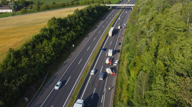 	Schwerer Auffahrunfall auf Innkreisautobahn in Pichl bei Wels fordert drei Verletzte