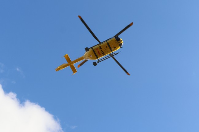 	Interner Notfall: Notarzthubschrauber bei Reanimation nach Verkehrsunfall in Gallspach im Einsatz