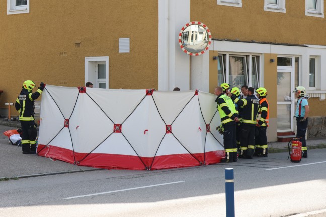 	Reanimation: Autolenker touchierte nach internem Notfall Hausmauer in Bad Schallerbach