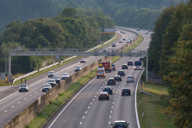 	Verkehrsunfall auf Westautobahn bei Seewalchen am Attersee endet glimpflich