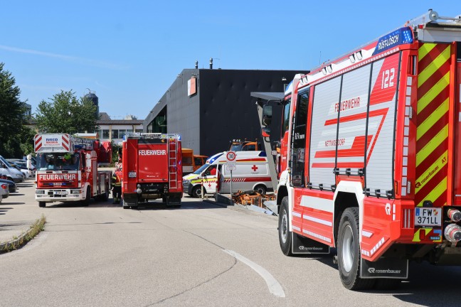 	Vier Feuerwehren bei Brand in einer Werkstättenhalle in Ansfelden im Einsatz