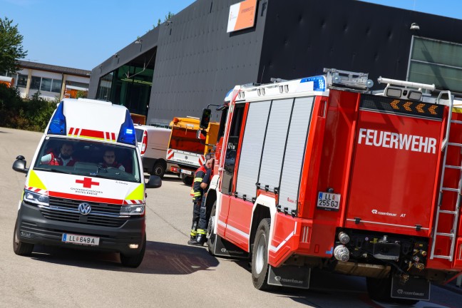 	Vier Feuerwehren bei Brand in einer Werkstättenhalle in Ansfelden im Einsatz