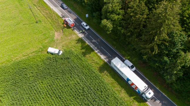 	Kollision zwischen LKW und Kleintransporter auf Lamprechtshausener Straße bei Handenberg