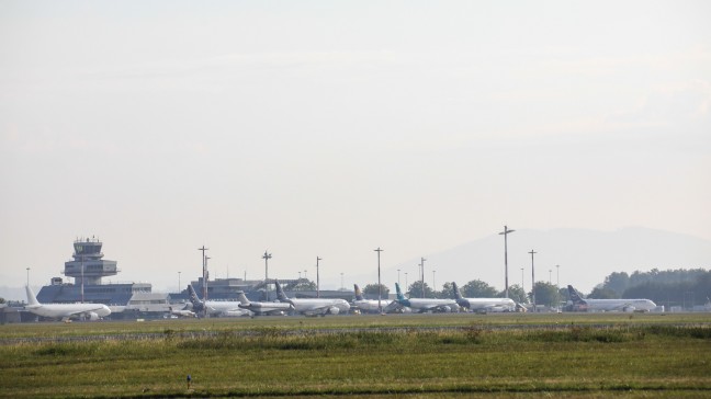 	Heftiges Gewitter über Bayern: Flugzeuge von München zur Zwischenlandung nach Hörsching umgeleitet