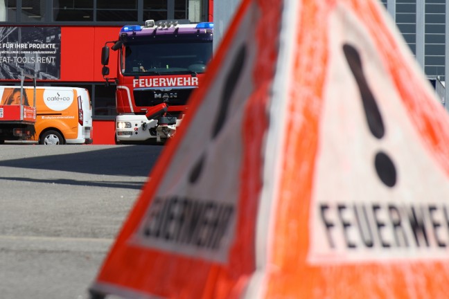 	Einsatz der Feuerwehr nach Kühlmittelaustritt bei einem Unternehmen in Wels-Pernau