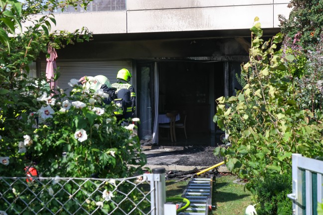 	Ausgedehnter Wohnungsbrand in einer Wohnanlage in Leonding sorgte für Einsatz dreier Feuerwehren