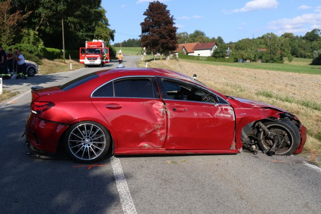 	Schwerer Verkehrsunfall mit Fahrzeugüberschlag bei Taiskirchen im Innkreis fordert einen Verletzten