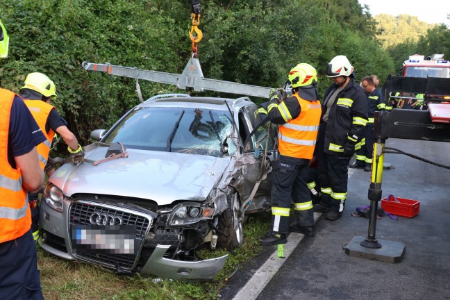 	Unfall mit drei beteiligten Fahrzeugen auf Nibelungenstraße bei Hartkirchen