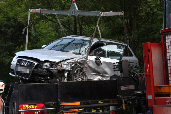 	Unfall mit drei beteiligten Fahrzeugen auf Nibelungenstraße bei Hartkirchen