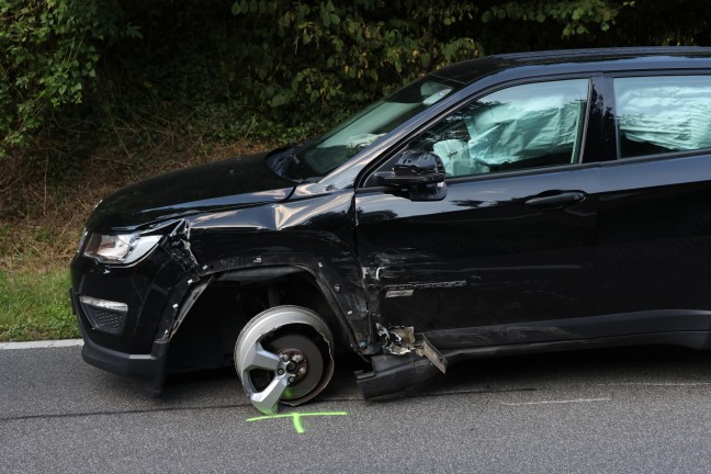 	Unfall mit drei beteiligten Fahrzeugen auf Nibelungenstraße bei Hartkirchen