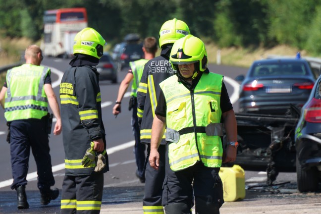 	Auto stand auf Innkreisautobahn bei Meggenhofen in Vollbrand