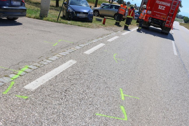 	Aufräumarbeiten durch Feuerwehr nach Streifkollision in Buchkirchen